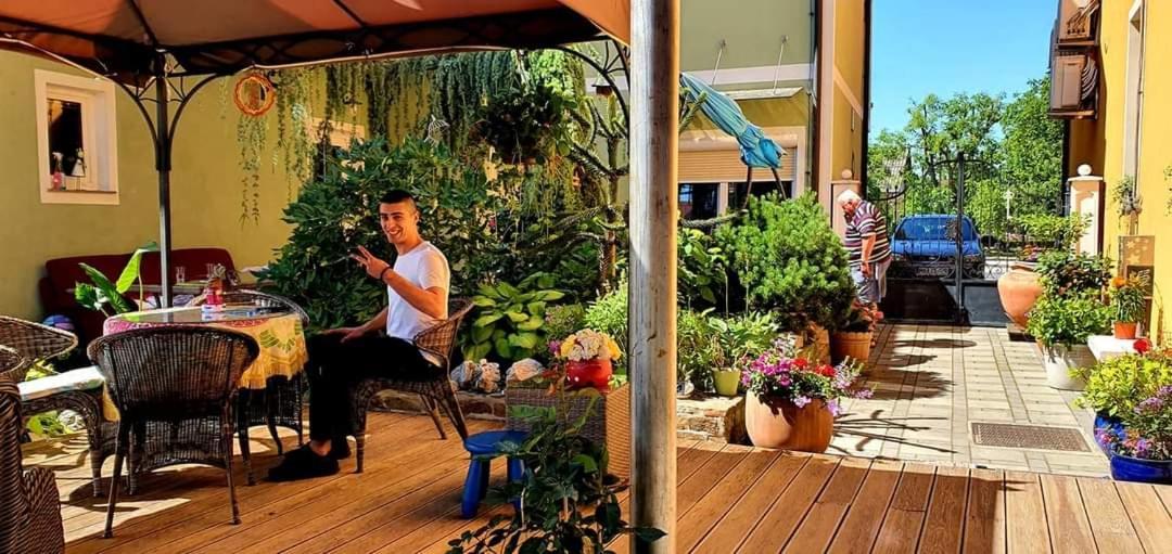 Hostel Sonce Птуй Екстериор снимка