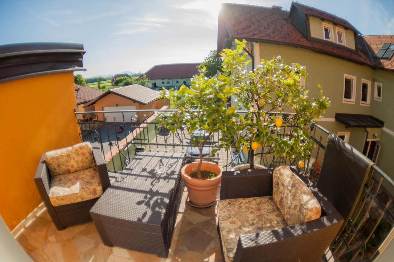 Hostel Sonce Птуй Екстериор снимка
