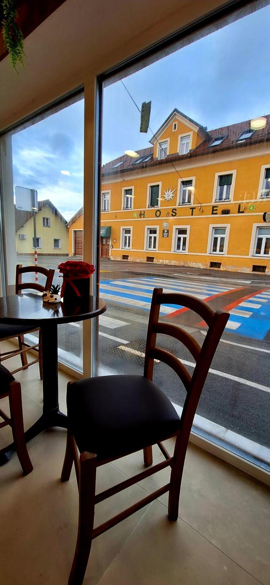 Hostel Sonce Птуй Екстериор снимка