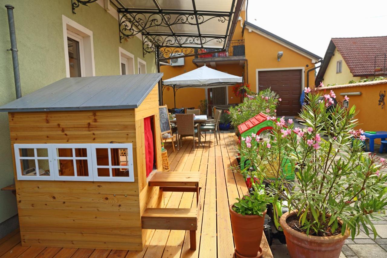 Hostel Sonce Птуй Екстериор снимка