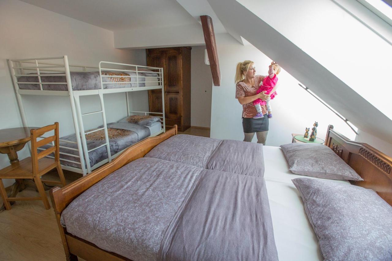 Hostel Sonce Птуй Екстериор снимка