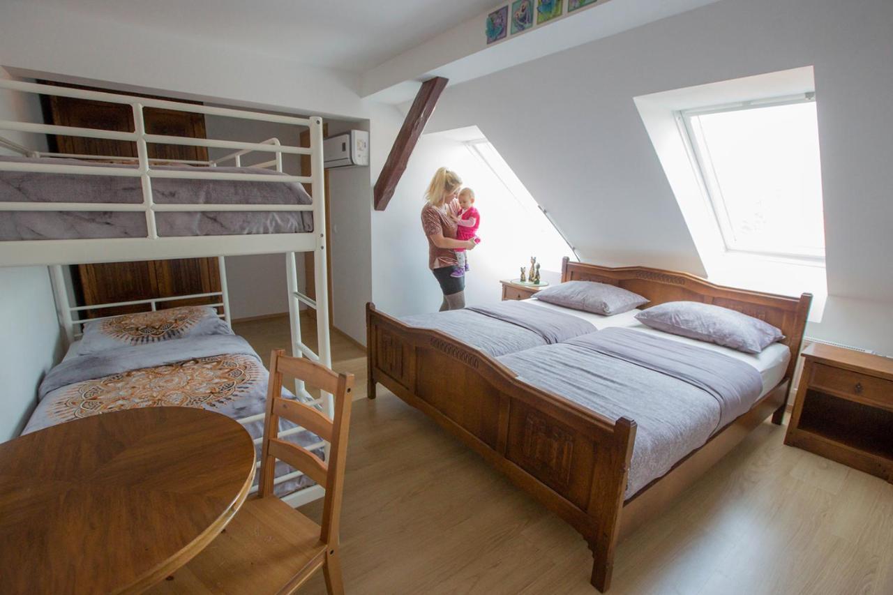 Hostel Sonce Птуй Екстериор снимка